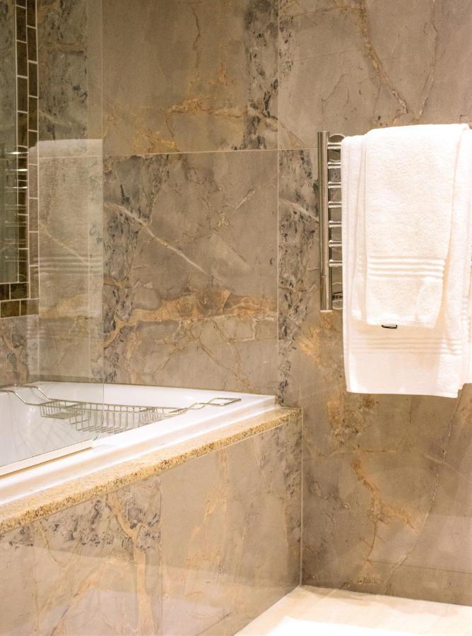 Luxury Apartment, Near V&A Waterfront And Cpt Stadium كيب تاون المظهر الخارجي الصورة