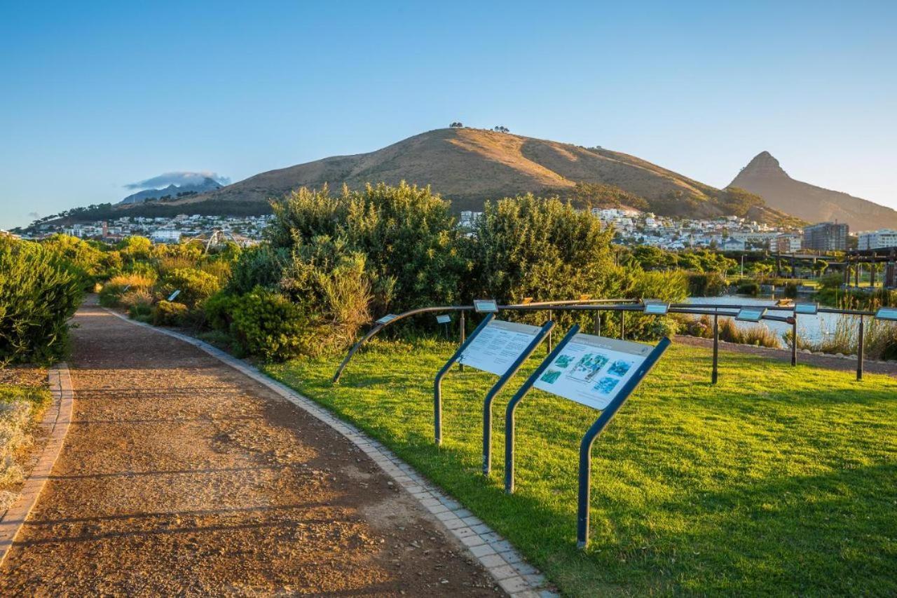Luxury Apartment, Near V&A Waterfront And Cpt Stadium كيب تاون المظهر الخارجي الصورة